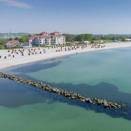 Strandburg Tiefblau 01 B Burgtiefe auf Fehmarn
